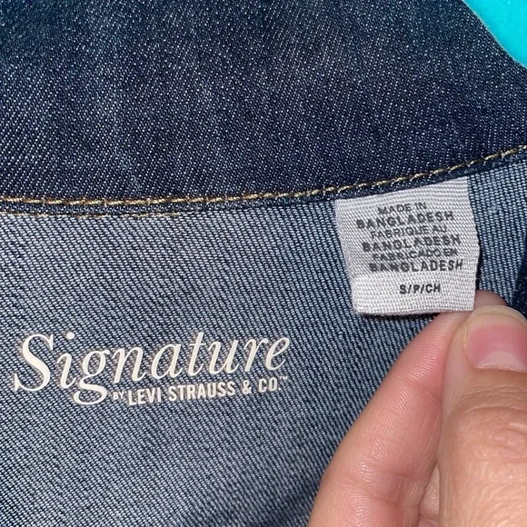 NWT Women’s Small Signature By Levi Strauss & Co. Jean Jacket - Picture 3 of 9
